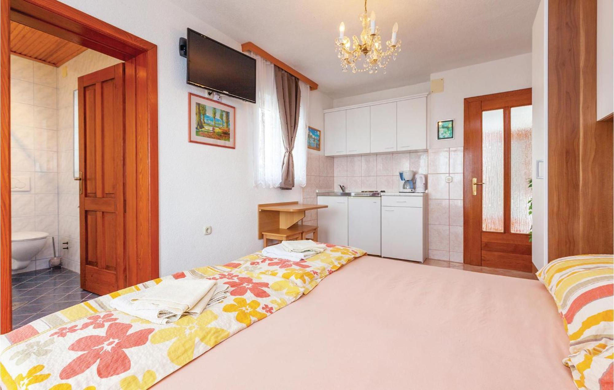 Nice Apartment In Crikvenica With Kitchen Экстерьер фото