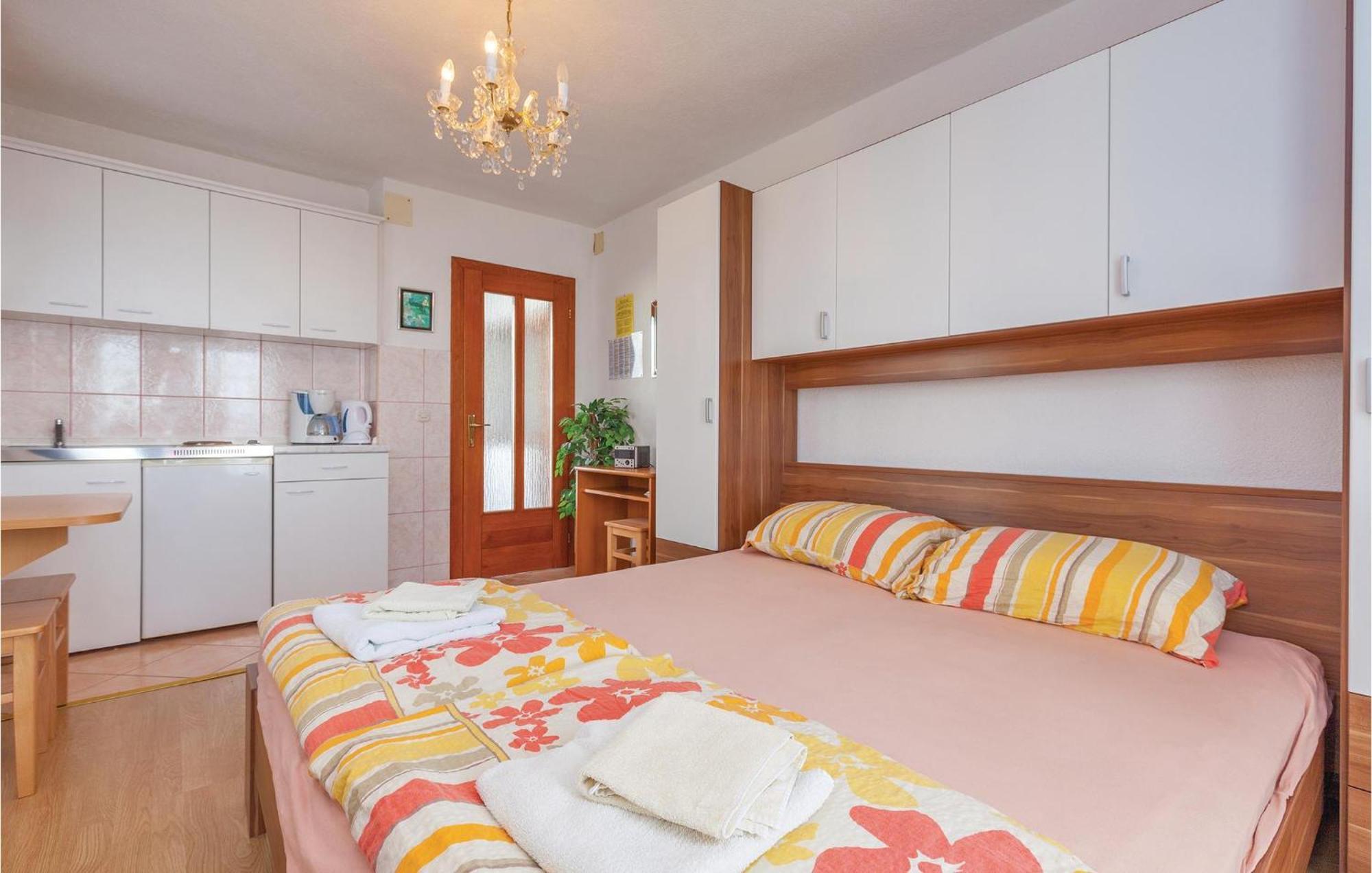 Nice Apartment In Crikvenica With Kitchen Экстерьер фото