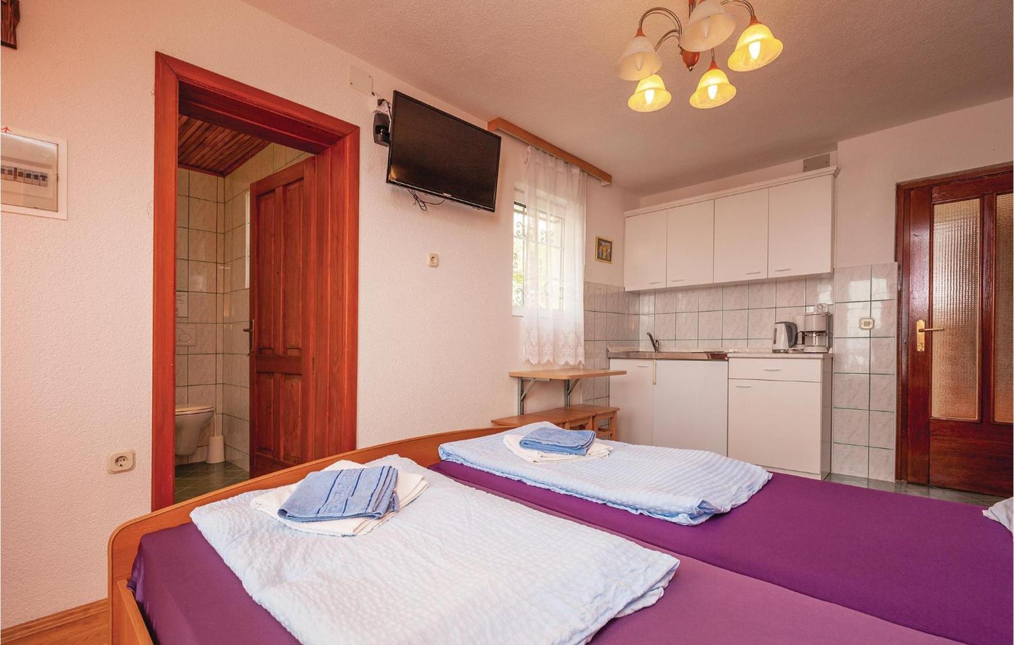 Nice Apartment In Crikvenica With Kitchen Экстерьер фото