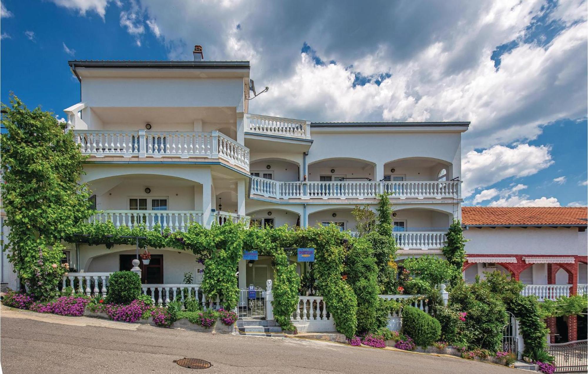 Nice Apartment In Crikvenica With Kitchen Экстерьер фото