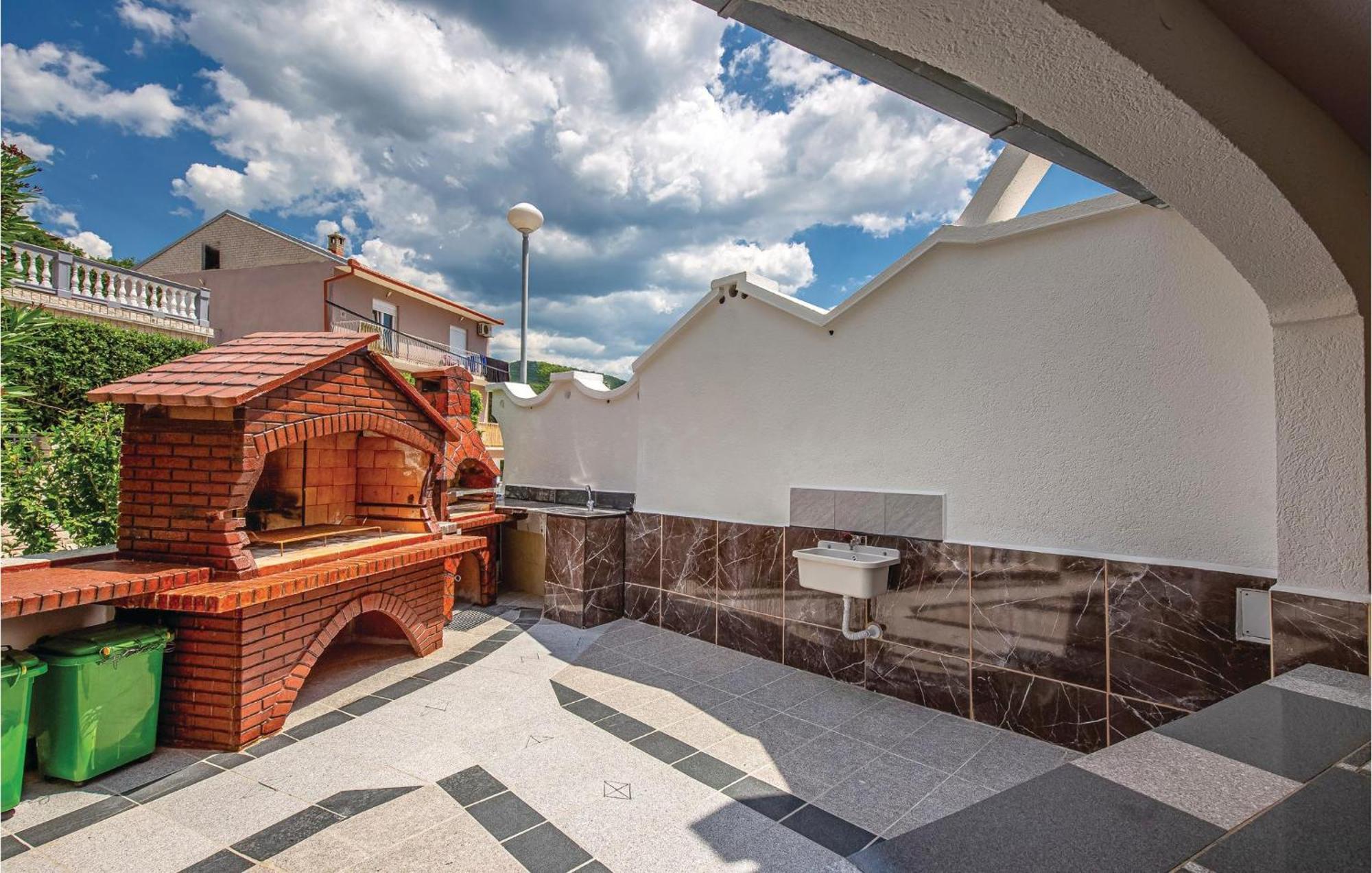 Nice Apartment In Crikvenica With Kitchen Экстерьер фото