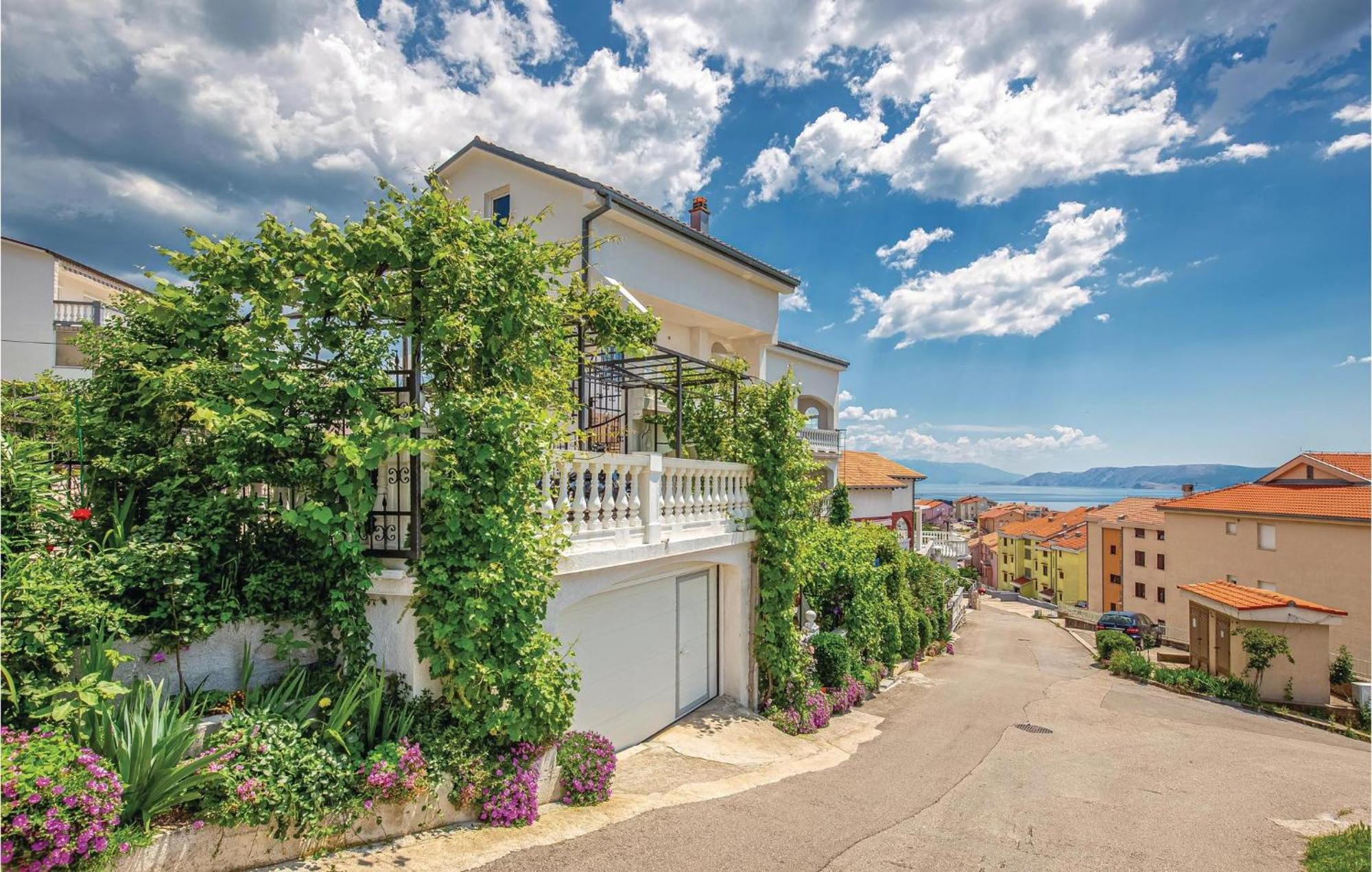 Nice Apartment In Crikvenica With Kitchen Экстерьер фото